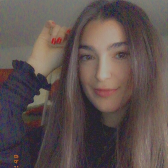 Meet your Posher, Dylana - Picture 1 of 1